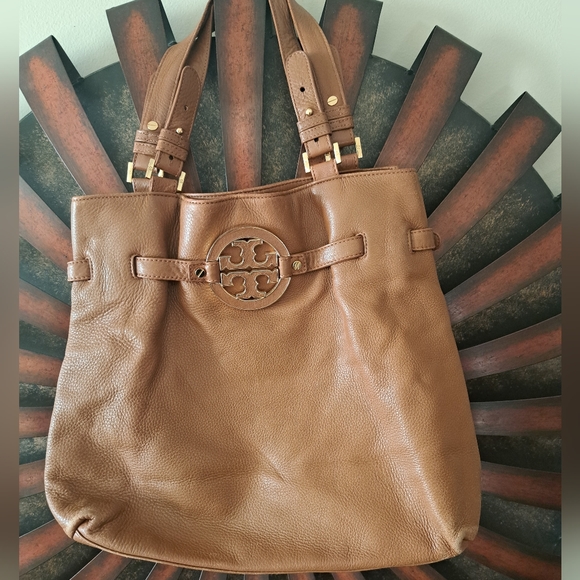 Tory Burch Handbags - 💥 Offers Welcome 💥 Guc Tory Burch bucket bag